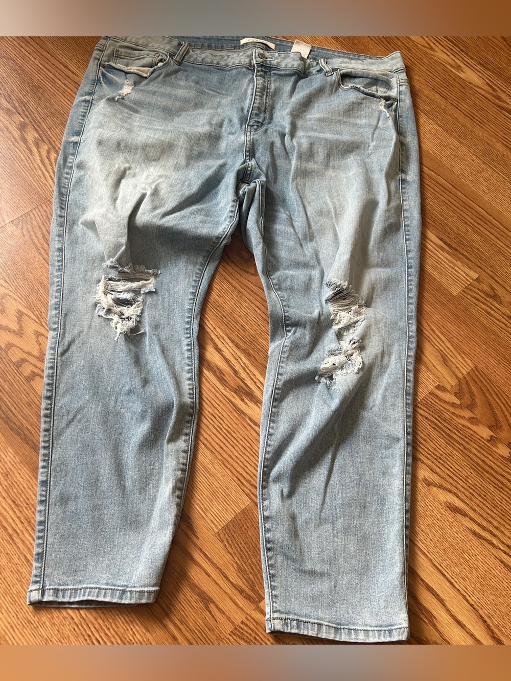 Eunina distressed jeans
